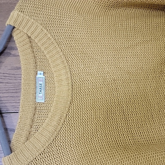 Sweater - Picture 2 of 3